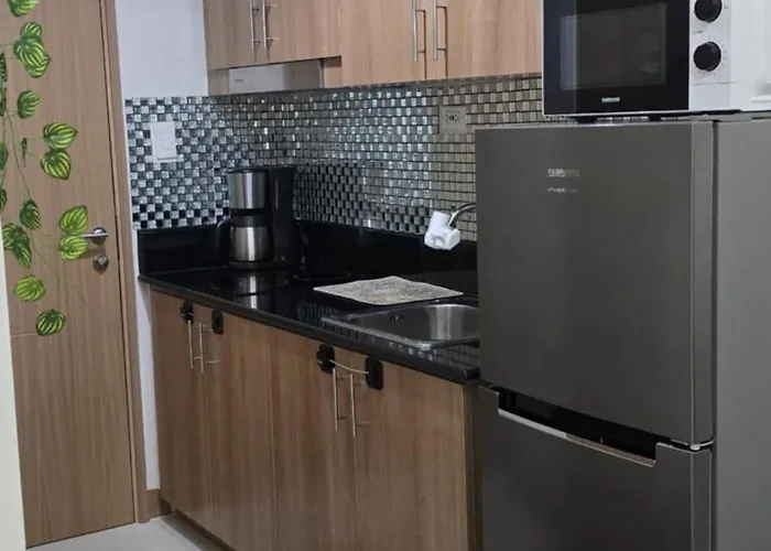 Smdc Red Residences Makati, Staycation Fast Wifi Complete Amenities Apartment Manila
